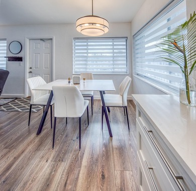 Gorgeous fully upgraded unit with rare 2 full baths. This unit - photo 13