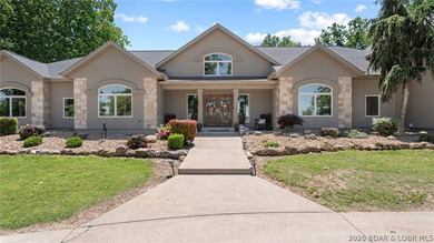 Stunning updated home in highly desired Four Seasons w/ - photo 3