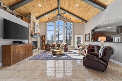 Stunning updated home in highly desired Four Seasons w/ - photo 5