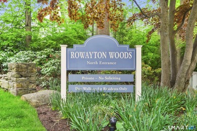 Discover resort-style living at the desirable Rowayton Woods - photo 1
