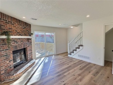 Smithville Lake Townhome/Townhouse For Sale in Smithville Missouri