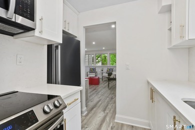 Discover resort-style living at the desirable Rowayton Woods - photo 7