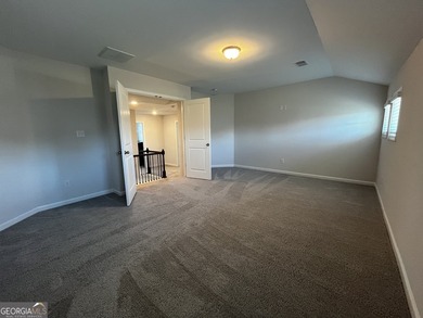 Prime corner-lot location in Kathleen! Offering thoughtfully - photo 17