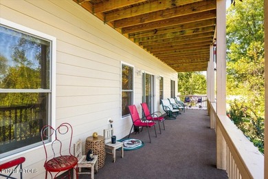 Welcome to this spacious and beautifully maintained 6-bedroom - photo 24