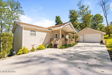 Welcome to this spacious and beautifully maintained 6-bedroom - photo 36