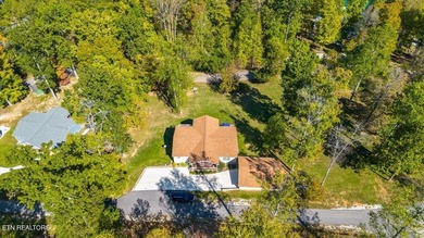 Welcome to this spacious and beautifully maintained 6-bedroom - photo 38