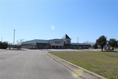 Rare commercial opportunity in the heart of Laurie. With 10.68 - photo 2