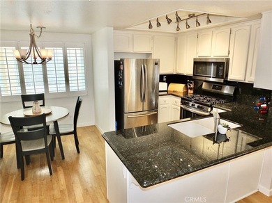 Welcome to this beautifully maintained, move-in-ready townhome - photo 12