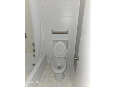 Corner unit 2 Bedroom, 2 Bathroom unit. Large bedrooms. 55+ - photo 12