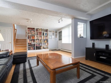 Welcome to this beautifully maintained and expanded split-level - photo 13