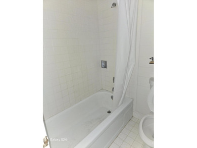 Corner unit 2 Bedroom, 2 Bathroom unit. Large bedrooms. 55+ - photo 13
