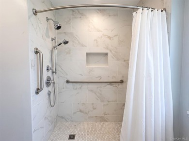 Welcome to this beautifully maintained and expanded split-level - photo 14