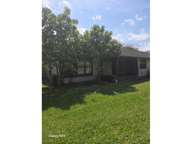 Corner unit 2 Bedroom, 2 Bathroom unit. Large bedrooms. 55+ - photo 15