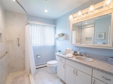 Welcome to this beautifully maintained and expanded split-level - photo 16