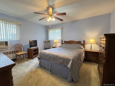 Welcome to this beautifully maintained and expanded split-level - photo 17