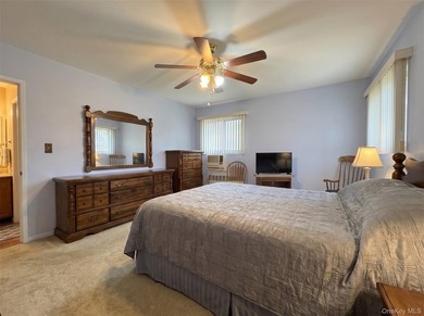 Welcome to this beautifully maintained and expanded split-level - photo 18