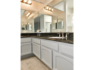 Welcome to this beautifully maintained, move-in-ready townhome - photo 25