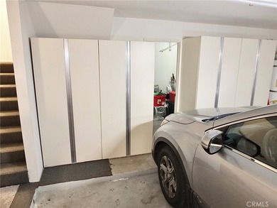 Welcome to this beautifully maintained, move-in-ready townhome - photo 30