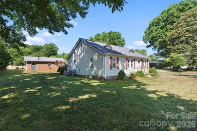 Your opportunity for a quiet country home, conveniently located - photo 2
