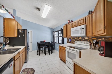 Welcome to this charming single-story residence in Port st Lucie - photo 25