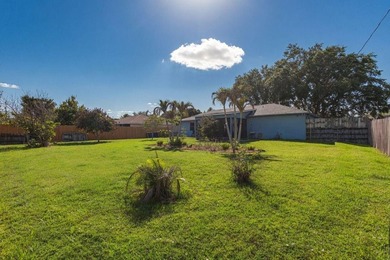 Welcome to this charming single-story residence in Port st Lucie - photo 48
