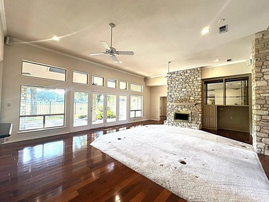 Welcome to your own private oasis, where luxury meets - photo 11