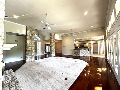Welcome to your own private oasis, where luxury meets - photo 13