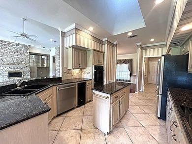 Welcome to your own private oasis, where luxury meets - photo 16