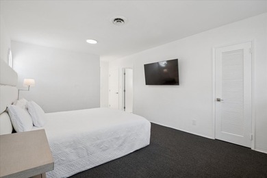 Perfectly positioned in prestigious Las Olas Isles, this - photo 18