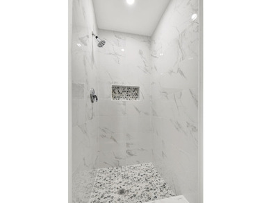 Beautifully updated 2-bedroom, 2-bathroom residence renovated in - photo 19