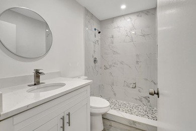 Beautifully updated 2-bedroom, 2-bathroom residence renovated in - photo 21