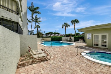 Lake Condo For Sale in Boca Raton, Florida