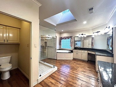 Welcome to your own private oasis, where luxury meets - photo 23