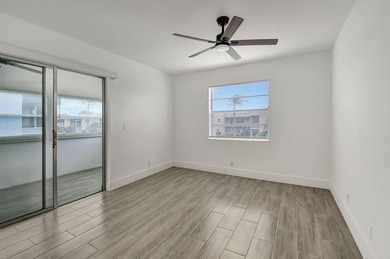 Beautifully updated 2-bedroom, 2-bathroom residence renovated in - photo 24