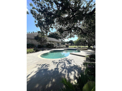 Welcome to your own private oasis, where luxury meets - photo 39