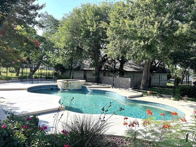 Welcome to your own private oasis, where luxury meets - photo 41