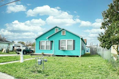 Welcome to this well-maintained 3-bedroom, 2-bath home that - photo 2