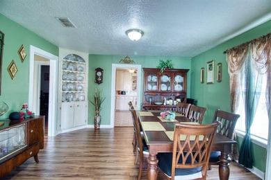 Welcome to this well-maintained 3-bedroom, 2-bath home that - photo 7