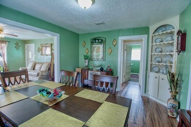 Welcome to this well-maintained 3-bedroom, 2-bath home that - photo 9