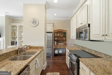 Welcome to 114 Riverfront Circle-an exceptional, fully furnished - photo 15
