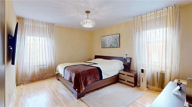 Luxury European renovated apartment- all redone inside from top