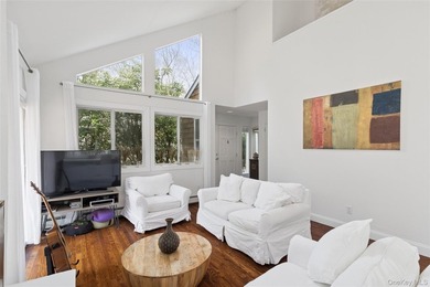 Your Private Summer Escape in East Hampton Tucked away behind a - photo 7