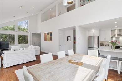 Your Private Summer Escape in East Hampton Tucked away behind a - photo 10