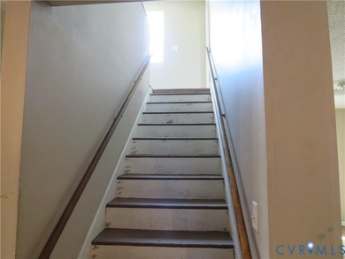 This 2-story, 3-4-bedroom 3 full bath house is a wonderful Handy - photo 11