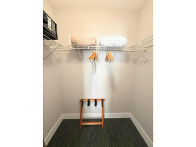Amazing investment opportunity. Part of rental program for - photo 18
