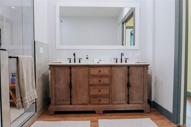 Presenting a freshly constructed modern farmhouse masterpiece - photo 21