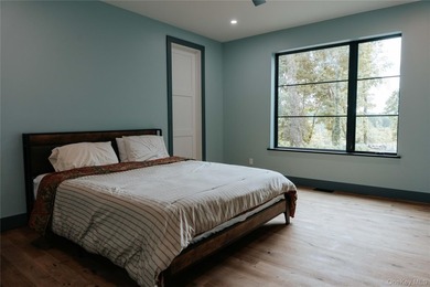 Presenting a freshly constructed modern farmhouse masterpiece - photo 24