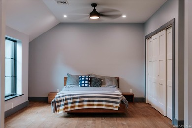 Presenting a freshly constructed modern farmhouse masterpiece - photo 34