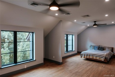 Presenting a freshly constructed modern farmhouse masterpiece - photo 35