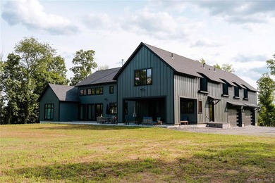 Presenting a freshly constructed modern farmhouse masterpiece - photo 42